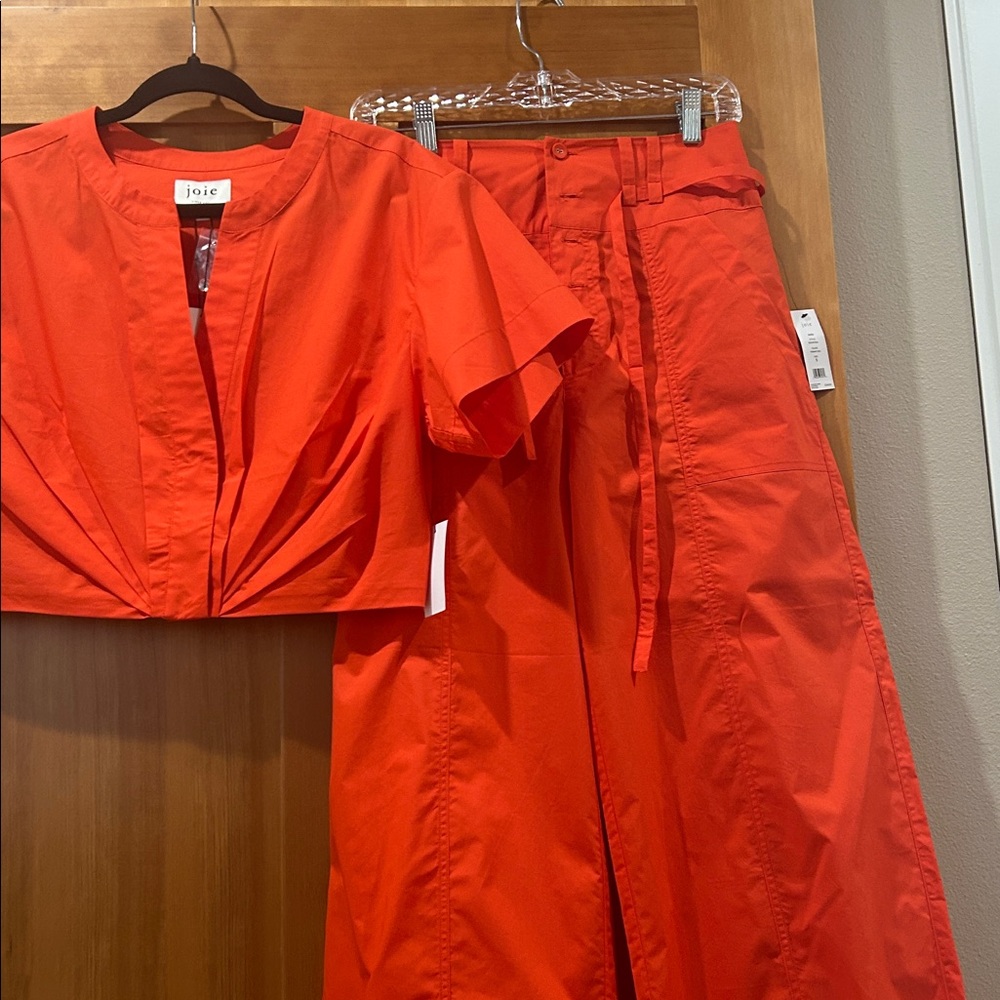 Joie Vibrant Red Ensemble
